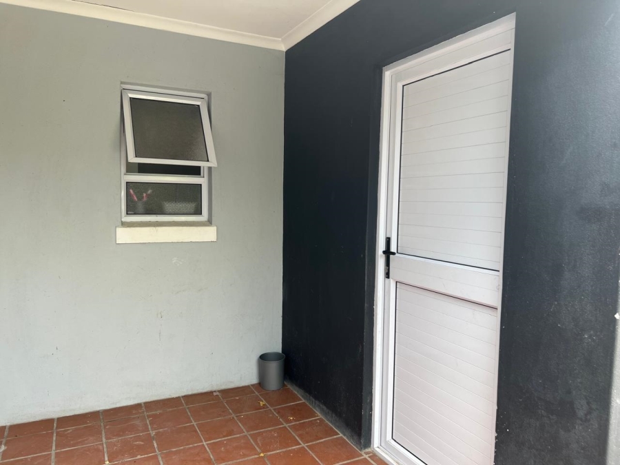 7 Bedroom Property for Sale in Malibu Village Western Cape